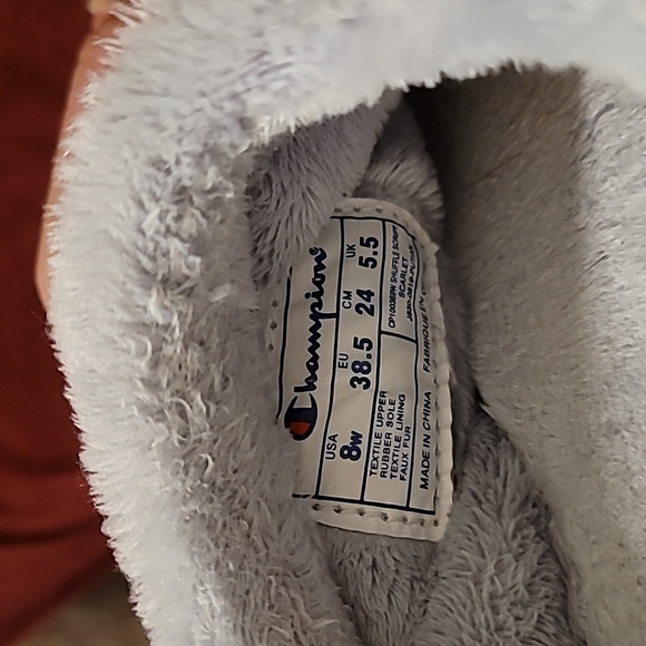 Champion slippers, size 8w - Picture 3 of 4